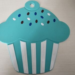 Cupcake Shaped Cutting Board